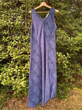Norton McNaughton Navy Blue Patterned V-Neck Maxi Dress
